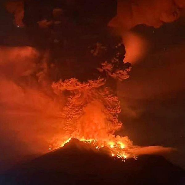 Endonezya'daki Ruang Yanardağı'nda volkanik patlama: Binlerce kişi bölgeden tahliye edildi