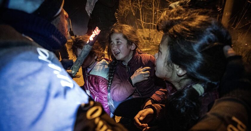 Save The Children: Yunanistan’da göçmen çocukların barındırıldığı kamplar endişe verici