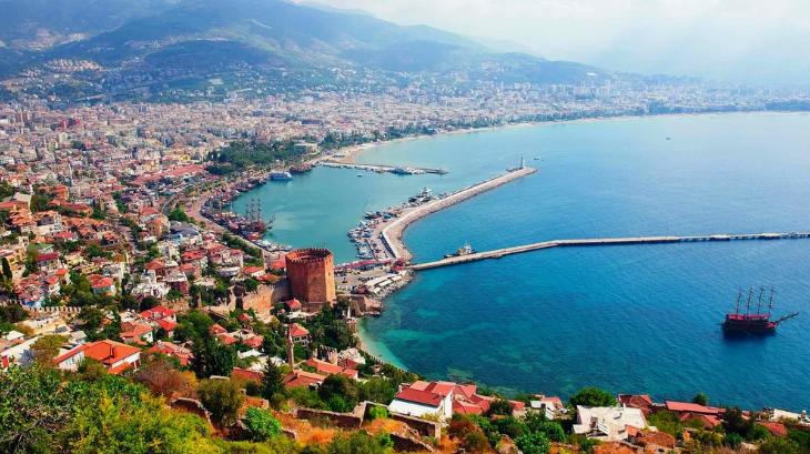 Alanya’da Alışveriş – Hediyelik Eşya ve Pazar Rehberi